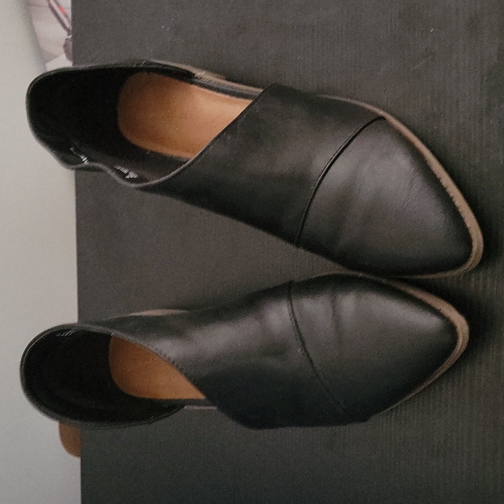 Black slip on shoes wore only 1x